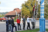 03.10.2015: Der alte Soyener Maibaum muß weg!