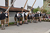 Maibaumaufstellen in Soyen am 30.04.2022